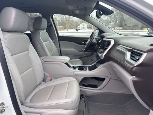 Used 2021 GMC Acadia SLT w/ LPO, Floor Liner Package image 24