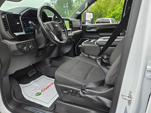 Used 2024 Chevrolet Silverado 2500 LT w/ Convenience Package AWD/4WD image 9
