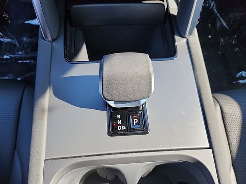 Certified 2025 Land Rover Discovery Sport S image 16