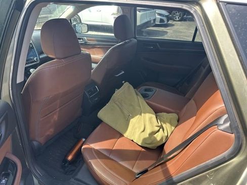 Used 2018 Subaru Outback 3.6R Touring w/ Popular Package #3 image 10