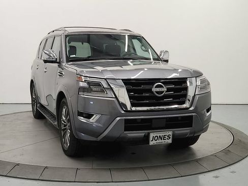 Used 2022 Nissan Armada Platinum w/ Captain's Chairs Package RWD image 3