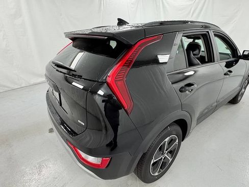 New 2026 Kia Niro EX FWD image 3