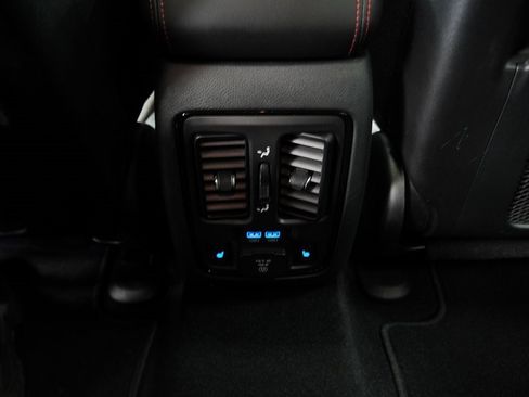 Certified 2025 Dodge Durango GT image 31