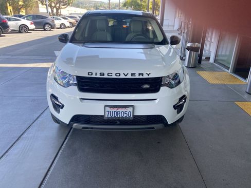 Used 2017 Land Rover Discovery Sport HSE Luxury image 2