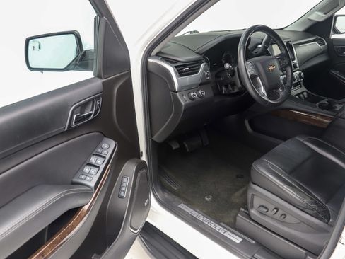 Used 2017 Chevrolet Suburban LT AWD/4WD image 21