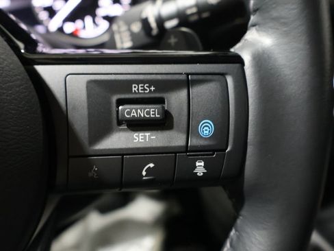 Used 2023 Nissan Rogue SL w/ SL Premium Package image 38