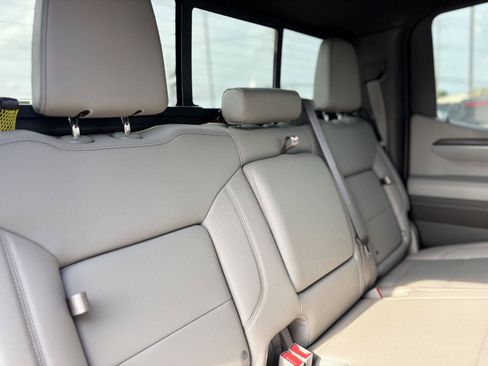 Used 2022 GMC Sierra 1500 SLT w/ SLT Premium Plus Package AWD/4WD image 23