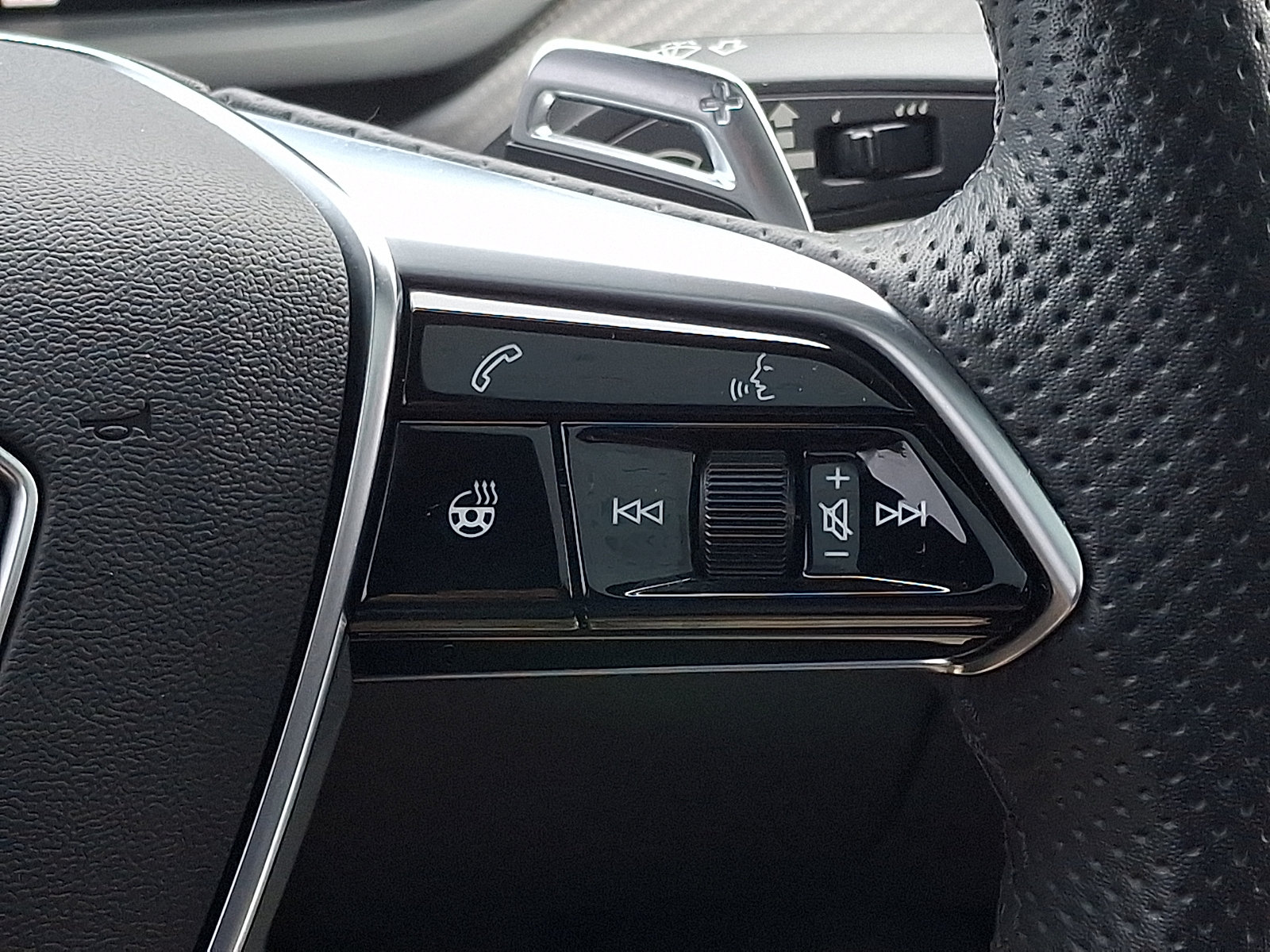 Used 2022 Audi e-tron GT Prestige AWD/4WD image 25