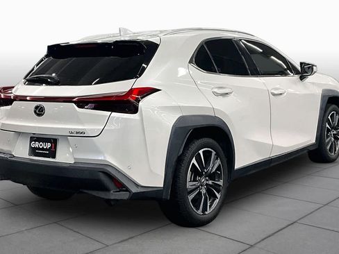 Used 2022 Lexus UX 200 w/ Accessory Package (Z1) FWD image 12