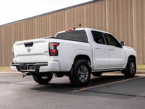 Used 2025 Nissan Frontier SV AWD/4WD image 9