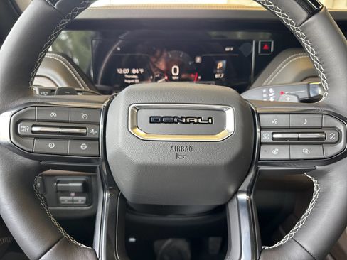 New 2026 GMC Yukon Denali Ultimate w/ LPO, Floor Liner Package AWD/4WD image 28