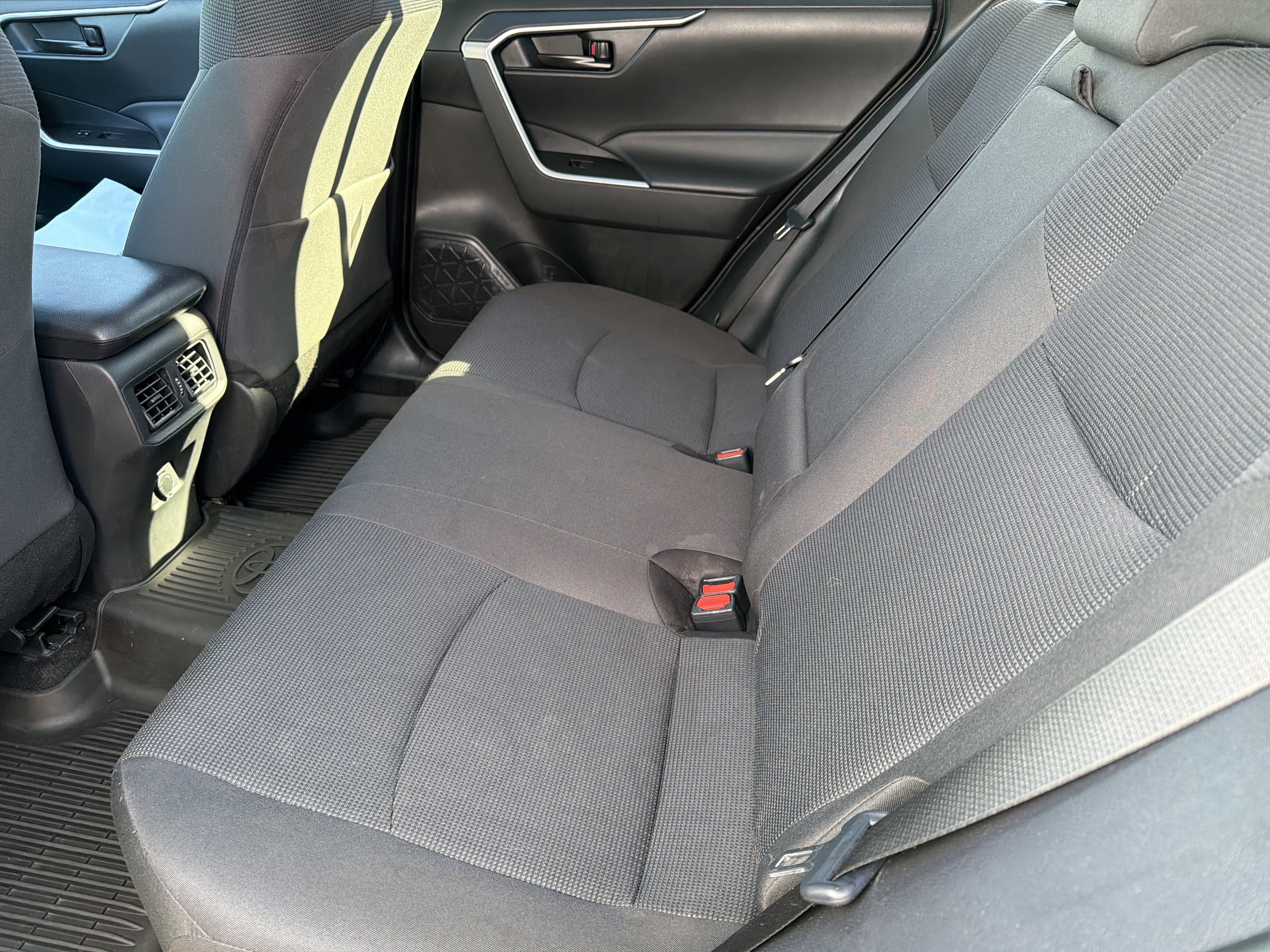 Used 2024 Toyota RAV4 LE AWD/4WD image 21