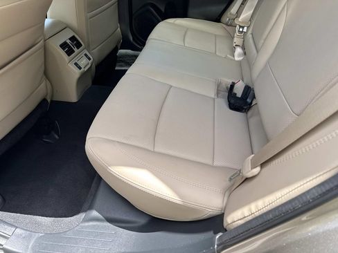 Used 2018 Subaru Outback 2.5i Limited AWD/4WD image 15
