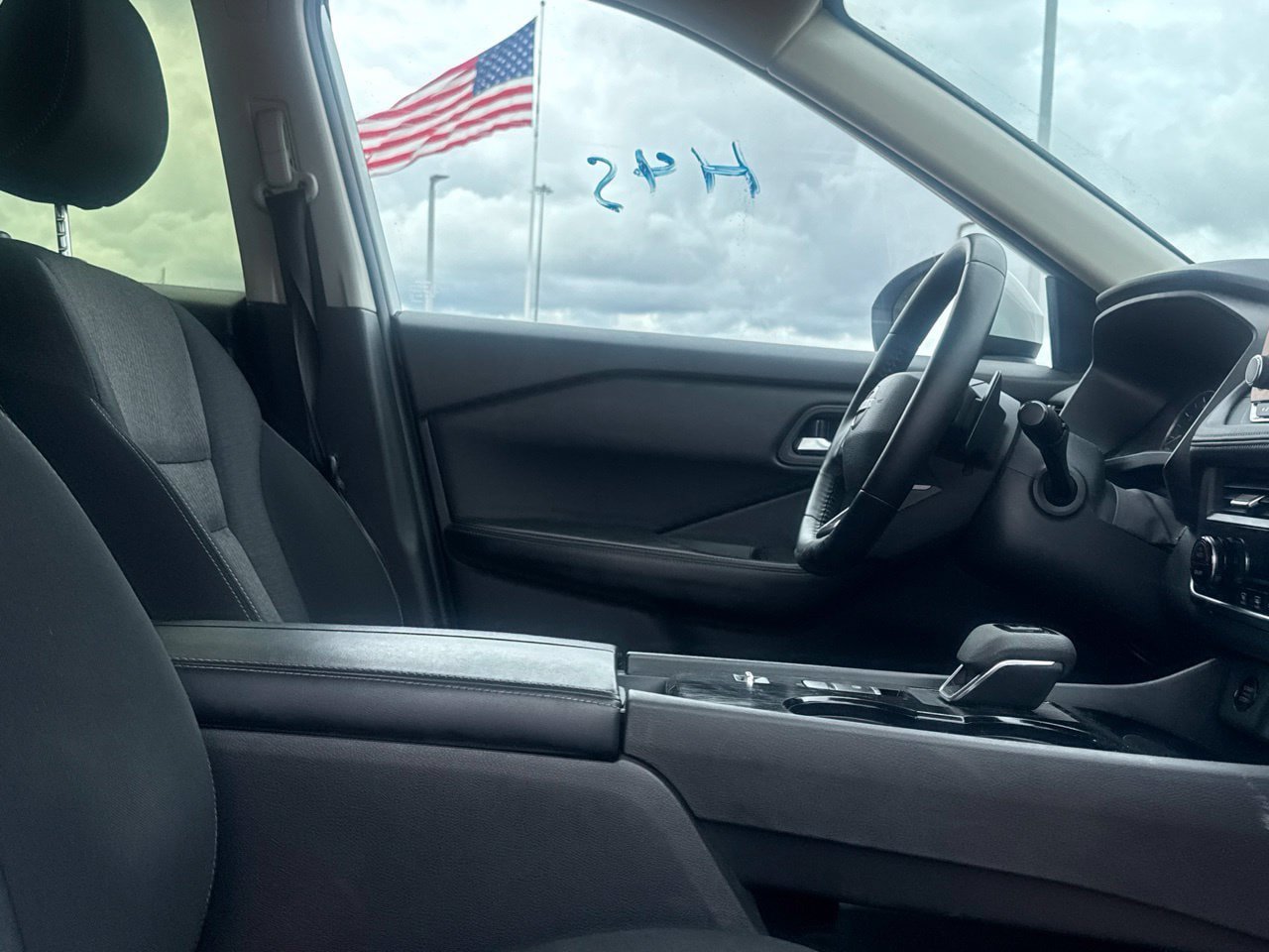 Certified 2025 Nissan Rogue SV FWD image 26