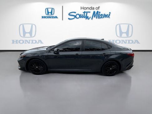 Used 2025 Toyota Camry SE FWD image 4