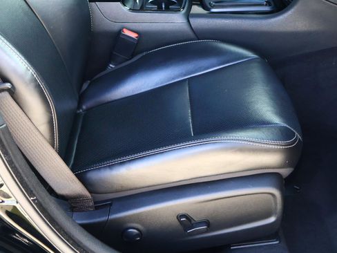 Used 2023 Chrysler 300 S w/ Comfort Group RWD image 17