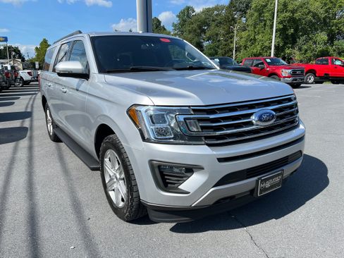 Used 2018 Ford Expedition Max XLT w/ Equipment Group 201A AWD/4WD image 4