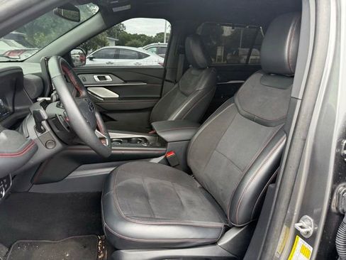 Used 2025 Ford Explorer ST RWD image 31