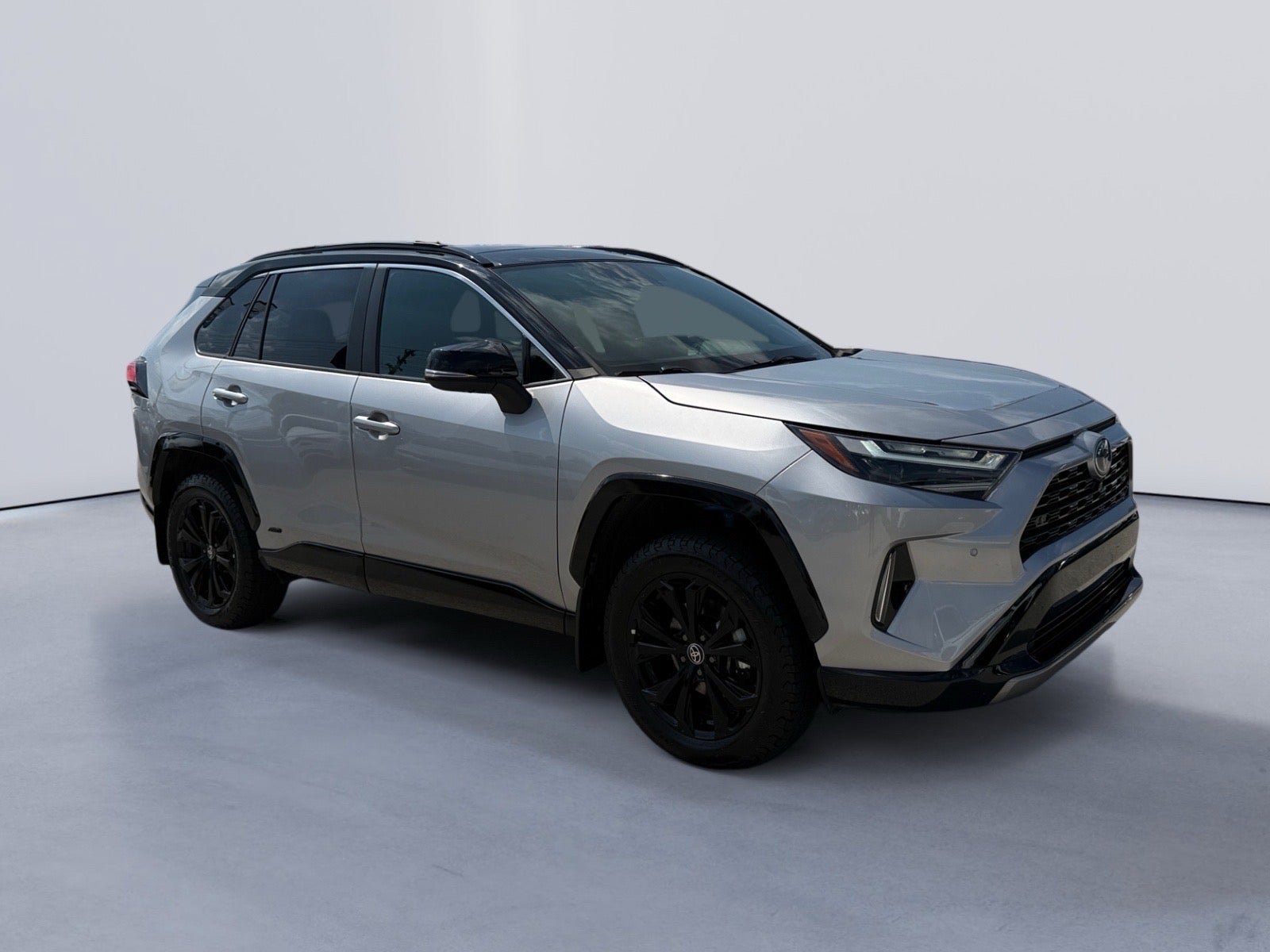 Used 2023 Toyota RAV4 XSE AWD/4WD image 7