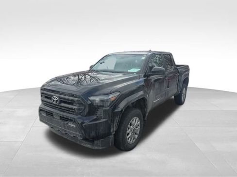 Used 2024 Toyota Tacoma SR5 image 2
