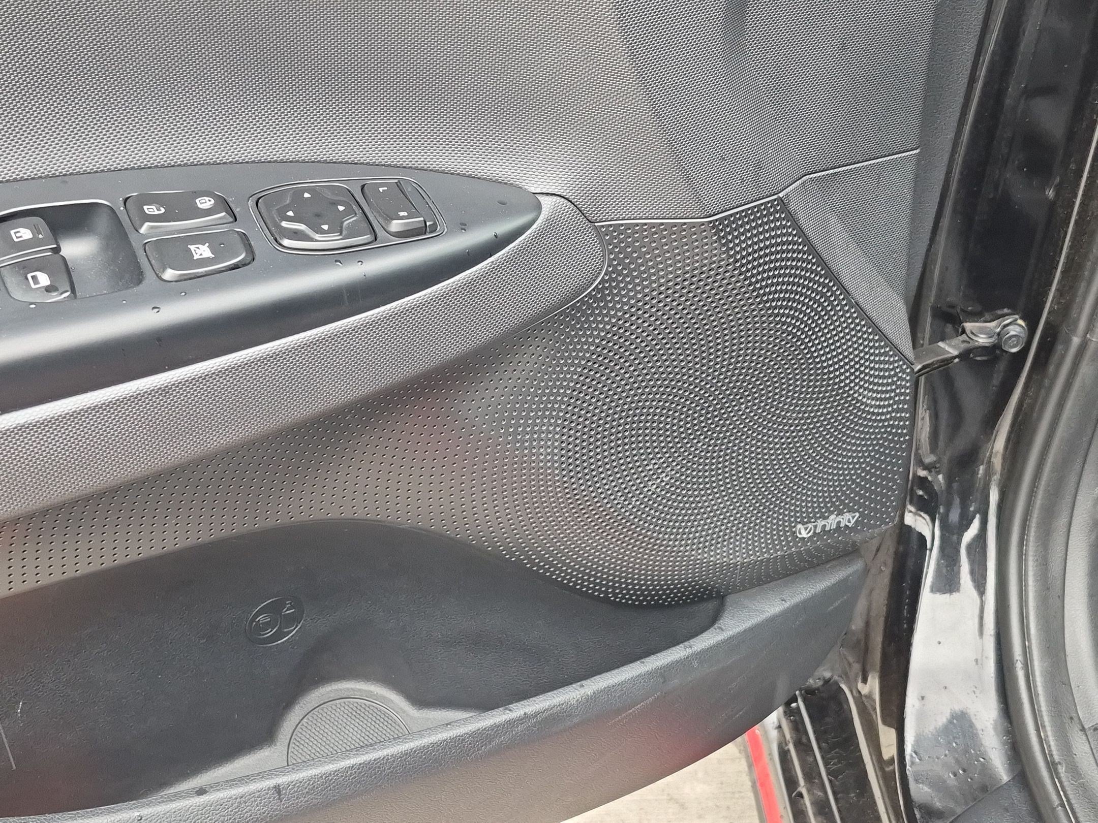 Certified 2022 Hyundai Veloster N FWD image 15