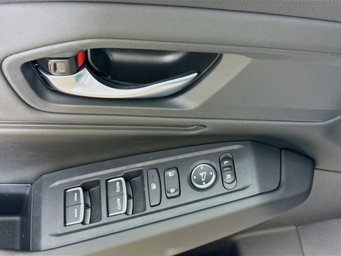 Certified 2025 Honda Accord SE image 12