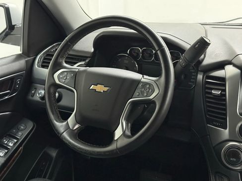 Used 2015 Chevrolet Suburban LT image 23