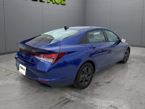 Used 2021 Hyundai Elantra SEL w/ Convenience Package FWD image 12