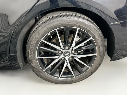 Used 2024 Toyota Camry SE image 11