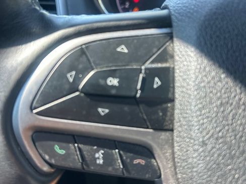 Used 2018 Jeep Grand Cherokee Laredo AWD/4WD image 18