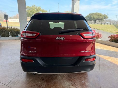 Used 2017 Jeep Cherokee Limited image 5