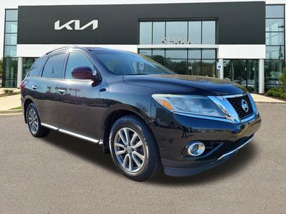 Used 2016 Nissan Pathfinder SV