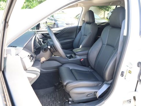 Certified 2025 Subaru Outback Touring w/ Tech Package 3 AWD/4WD image 8