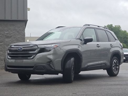 Used 2025 Subaru Forester Premium w/ Convenience Package #1 AWD/4WD image 13