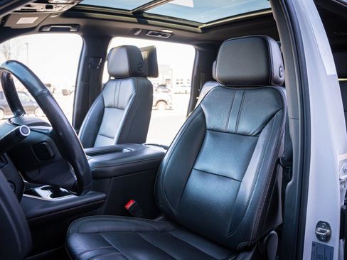 Used 2021 Chevrolet Suburban RST w/ Luxury Package image 11