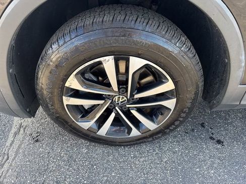 Used 2022 Volkswagen Tiguan S image 30