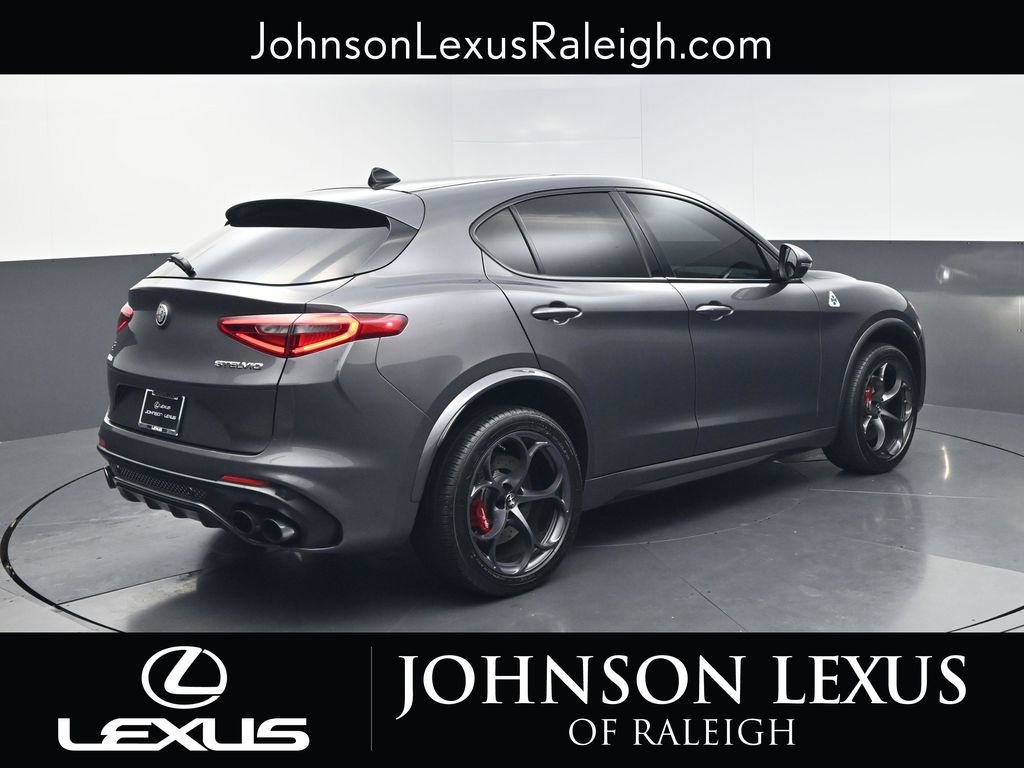Used 2018 Alfa Romeo Stelvio Quadrifoglio w/ Driver Assist Dynamic Package AWD/4WD image 9