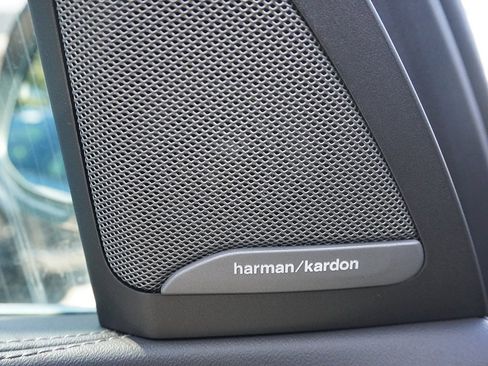 Used 2023 BMW X7 xDrive40i w/ Premium Package image 86