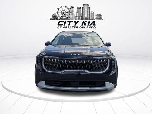 New 2027 Kia Carnival EX FWD image 3