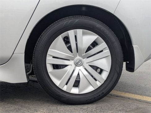 Used 2024 Nissan Leaf S image 12