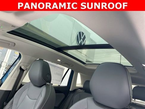 New 2026 Volkswagen Tiguan SE image 5