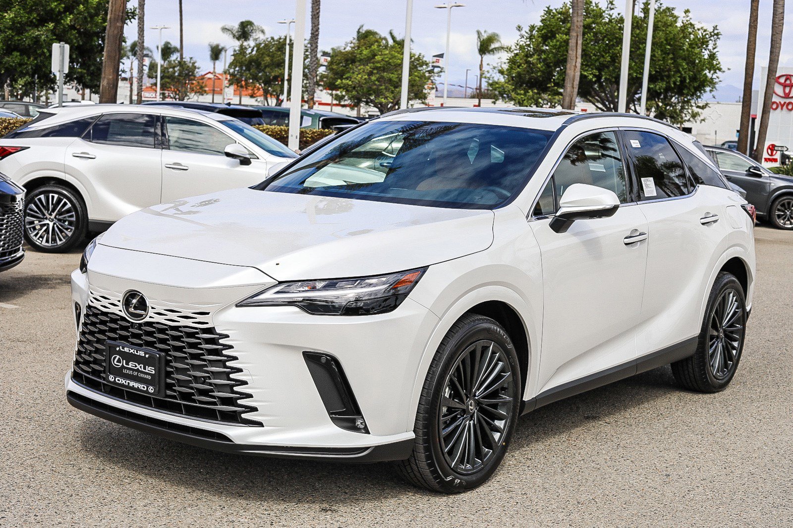New 2026 Lexus RX 450h AWD w/ Convenience Package image 3