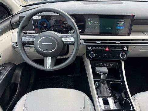 New 2026 Hyundai Tucson SEL FWD image 17