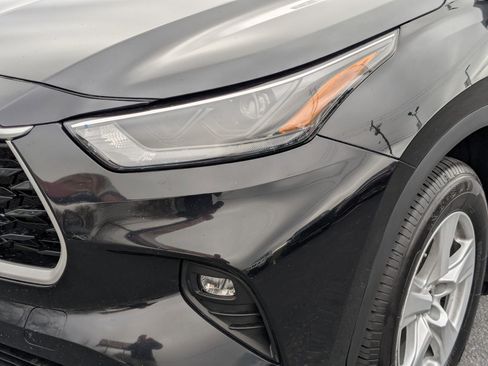 Used 2023 Toyota Highlander LE image 12