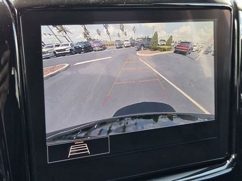 Used 2020 Chevrolet Traverse LT FWD image 21