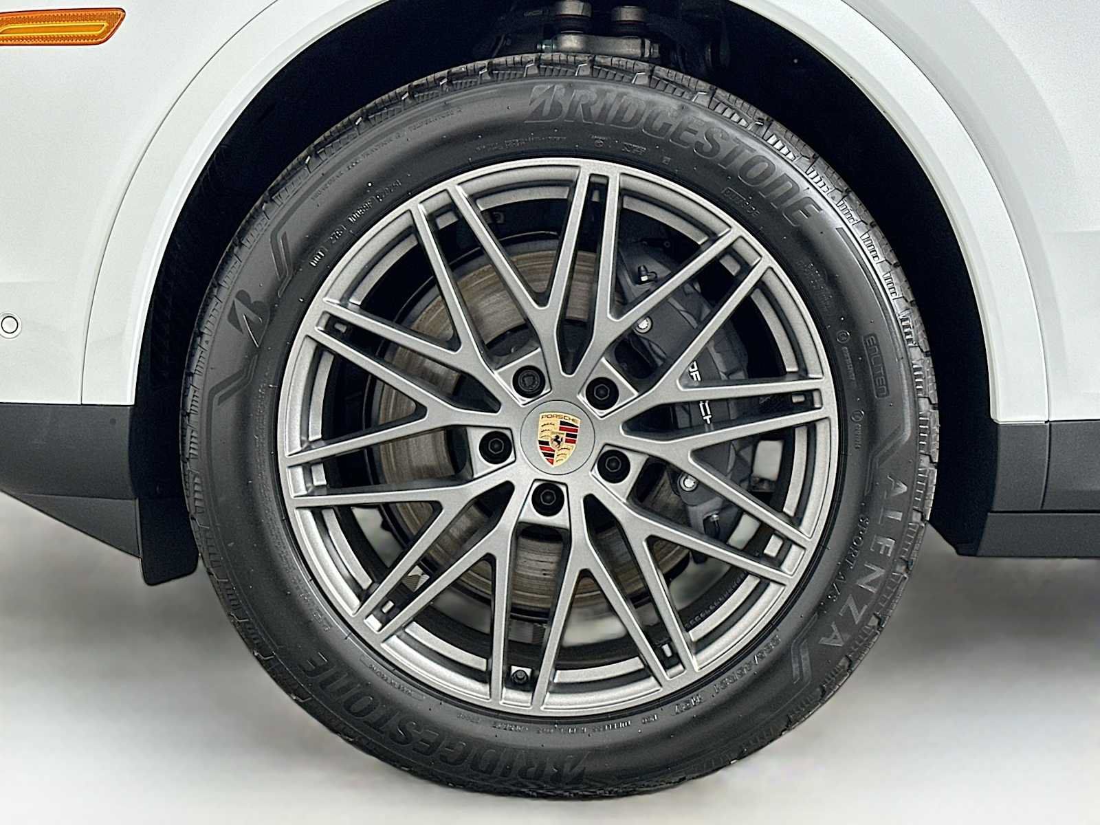 Used 2026 Porsche Cayenne Coupe AWD/4WD image 32