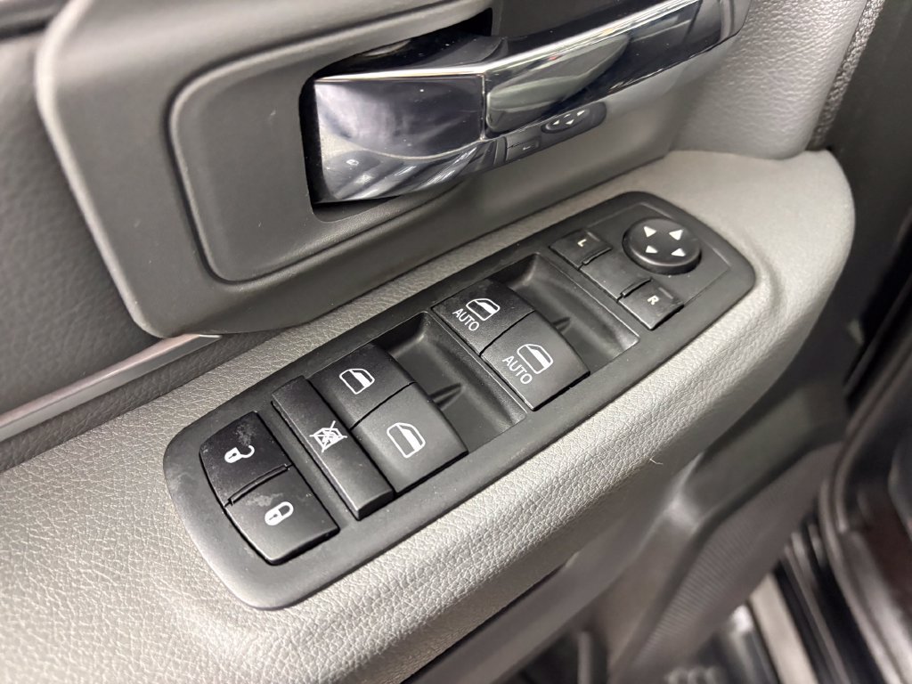 Used 2020 RAM 1500 Warlock w/ Trailer & Traction Group AWD/4WD image 12