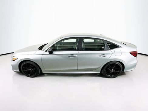 Used 2025 Honda Civic Sport image 4