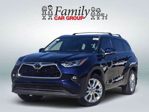 Used 2024 Toyota Highlander Limited FWD image 1
