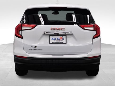 Used 2024 GMC Terrain SLE image 8
